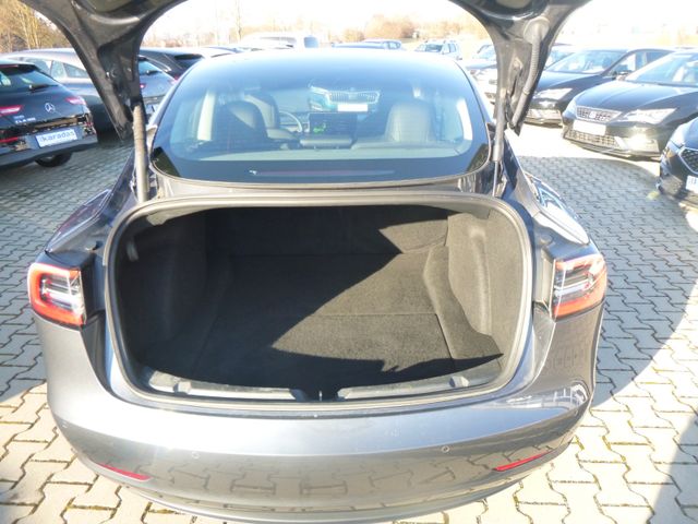 Fahrzeugabbildung Tesla Model 3 RWD (MY2023) >LFP/Ryzen/Wärmepumpe<