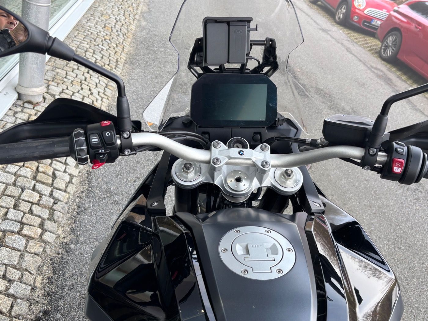 Fahrzeugabbildung BMW F 900 GS mit Kofferset