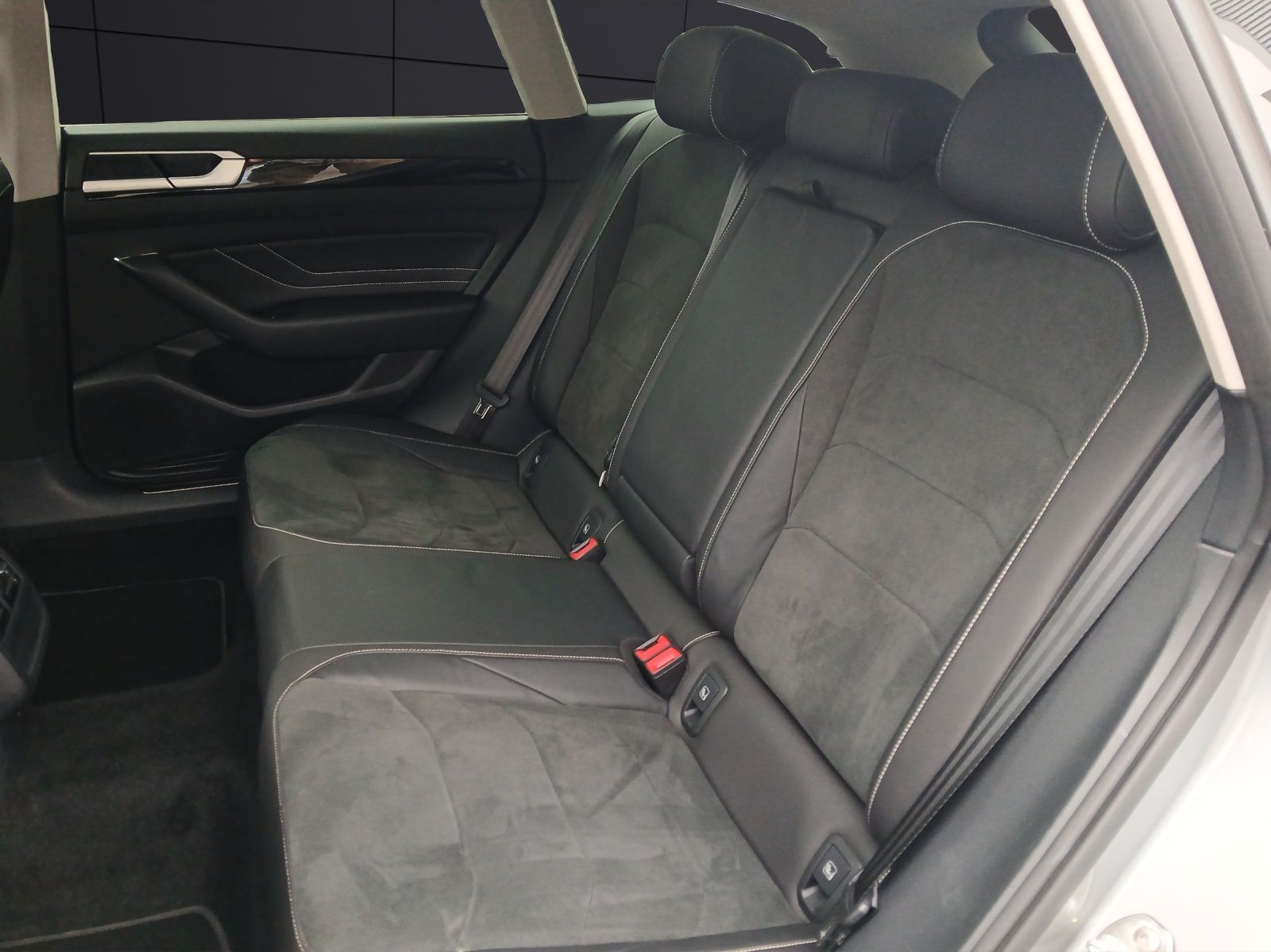 Fahrzeugabbildung Volkswagen Arteon SB TDI Elegance DSG LED AHK Navi AID ACC