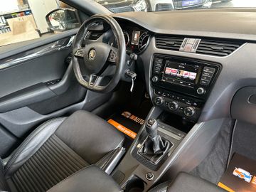 Skoda Octavia Combi RS *BiXenon*Navi*AHK*