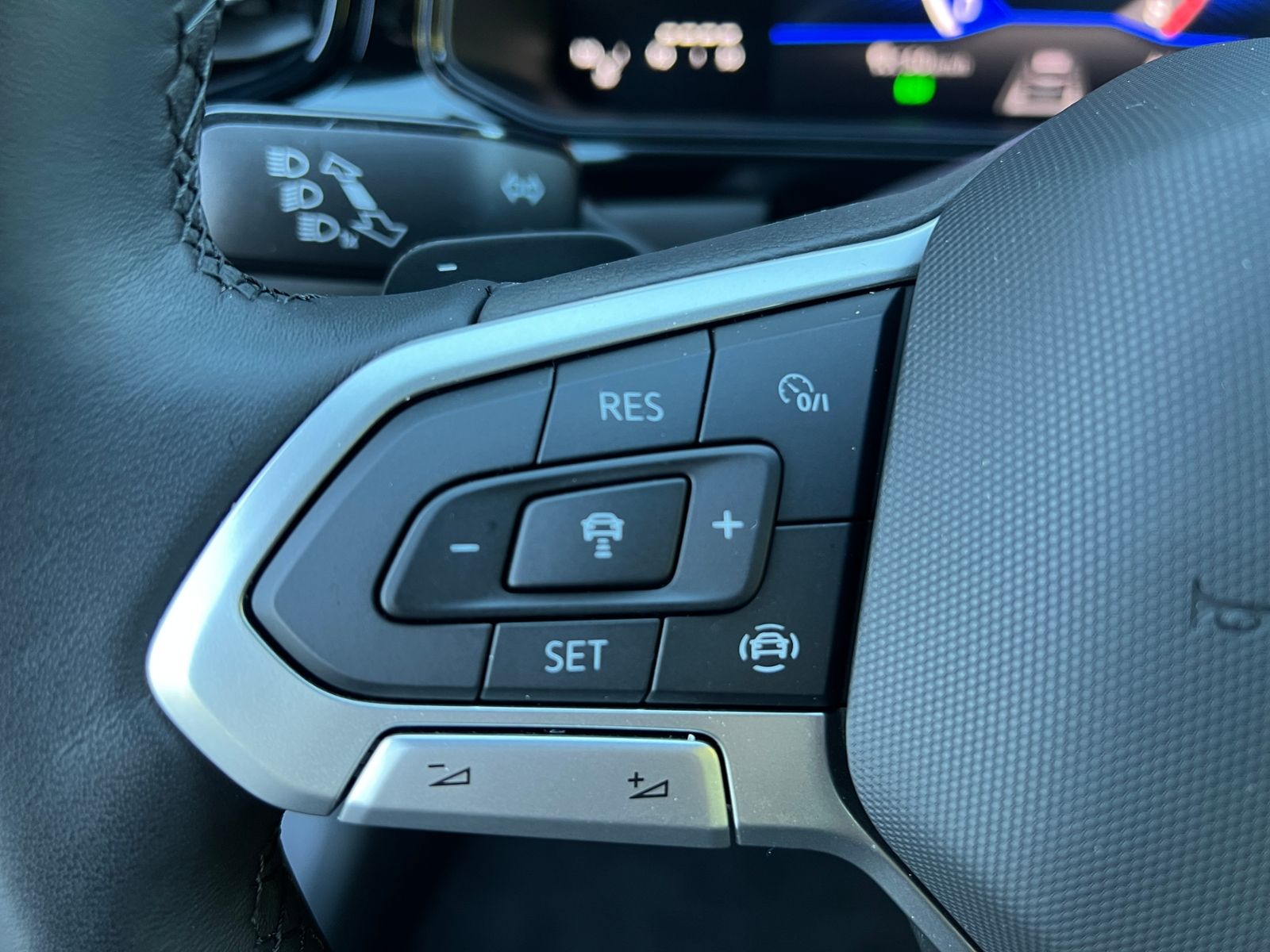 Fahrzeugabbildung Volkswagen T-Roc Cabriolet 1.5 TSI DSG *AHK, LED, Black Sty