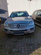 Mercedes-Benz ML 280 CDI 4MATIC - - graue Mercedes-Benz ML 280