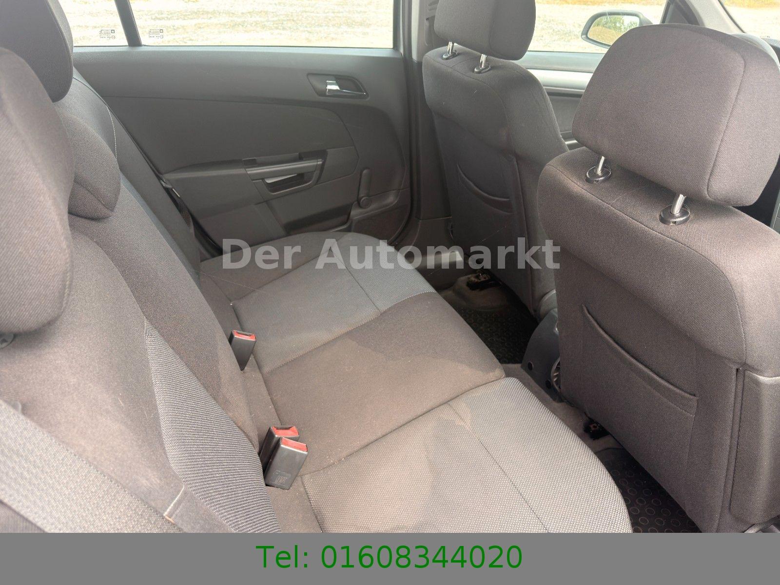 Opel Astra 2009 — photo 20