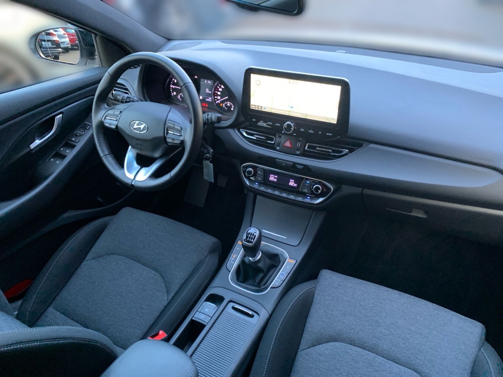 Fahrzeugabbildung Hyundai i30 Kombi 1.0 T-GDI Connect & Go Navi LED