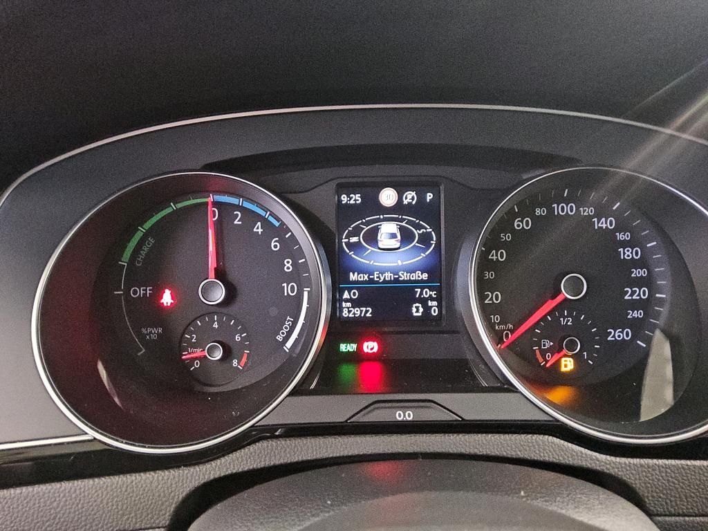 Fahrzeugabbildung Volkswagen Passat Variant GTE 1.4 TSI DSG LED Navi ACC RFK