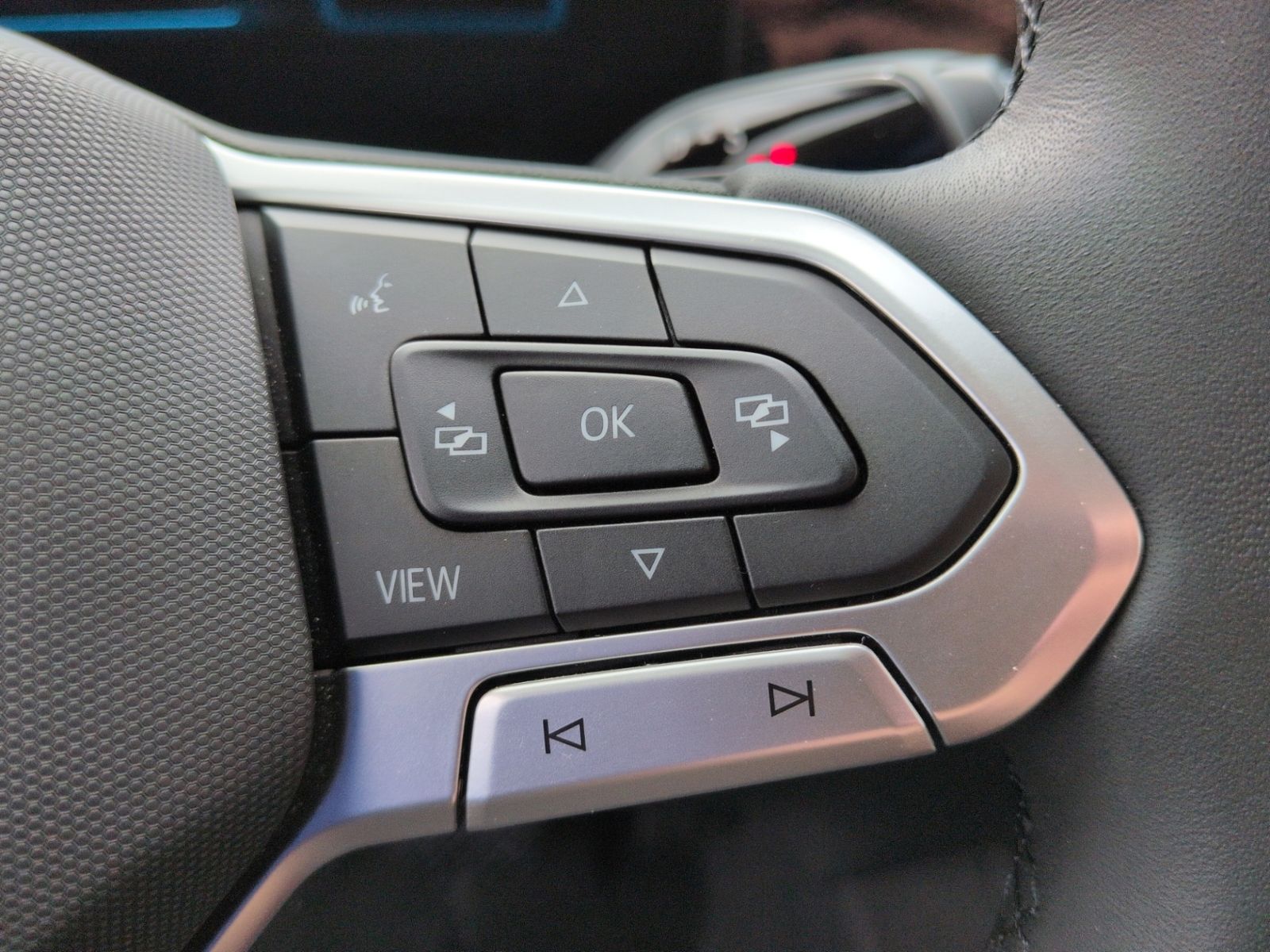 Tiguan 1.5 TSI DSG Life NAVI+AHK+LED+SHZ+KAMERA