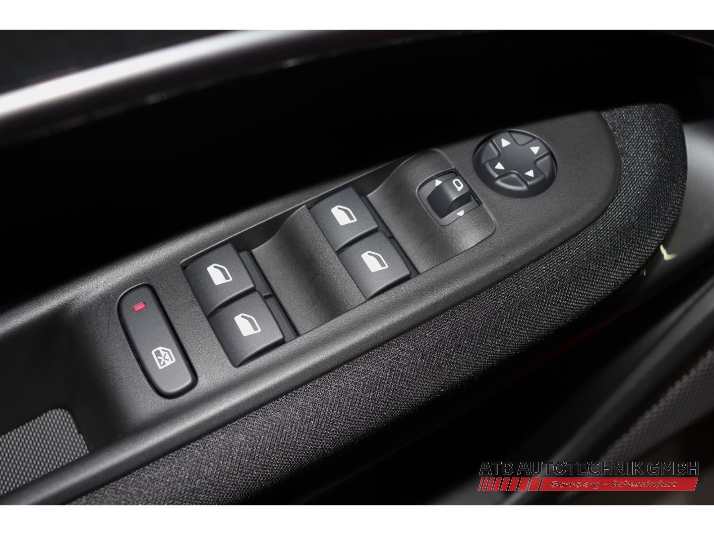 Fahrzeugabbildung Fiat 600e 54kWh Red SOH 97,1% LED Apple CarPlay Klima