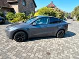 Tesla Model Y Long Range AWD Dual Motor - Tesla Model Y: Dual Motor