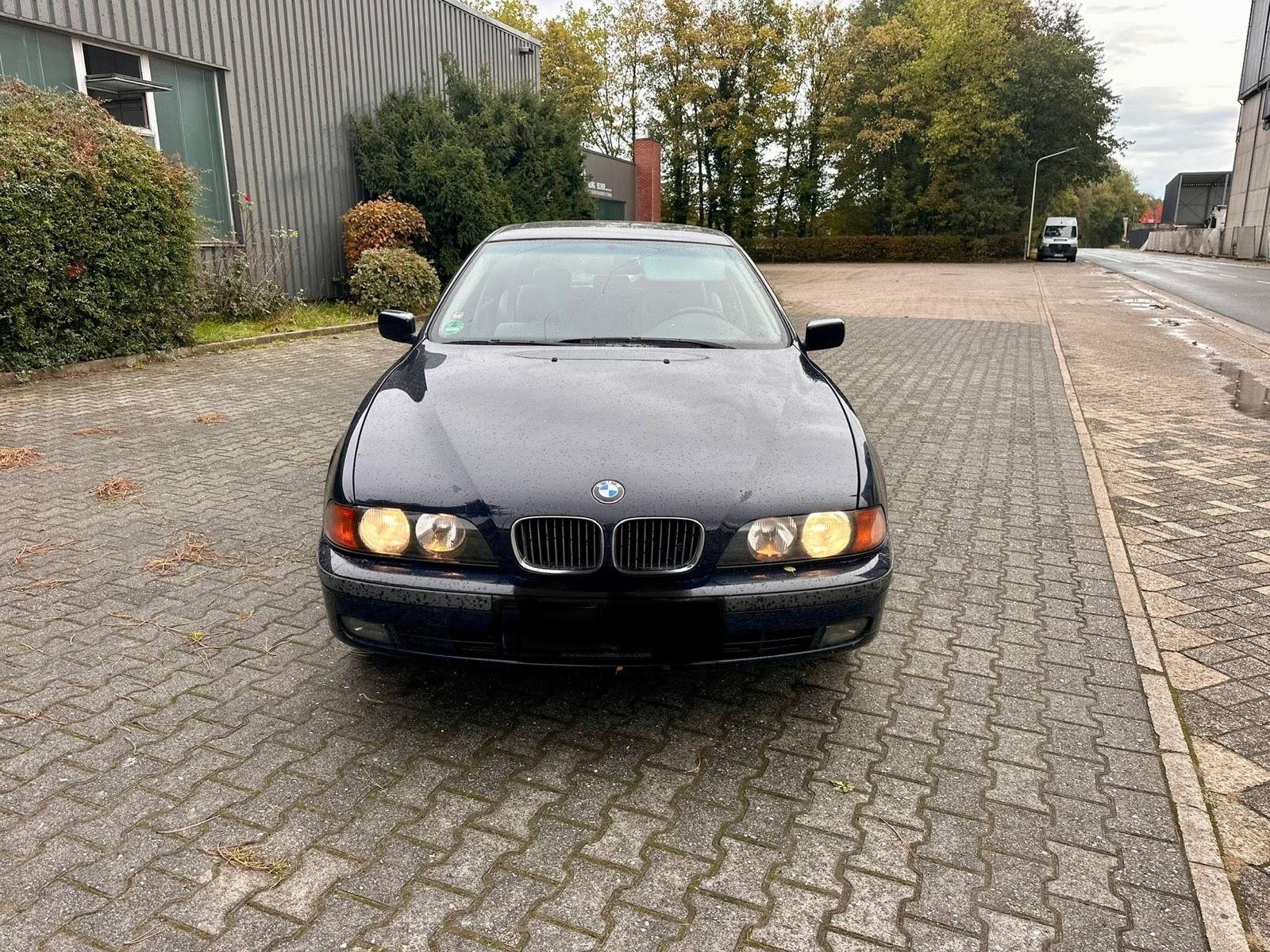 BMW 523