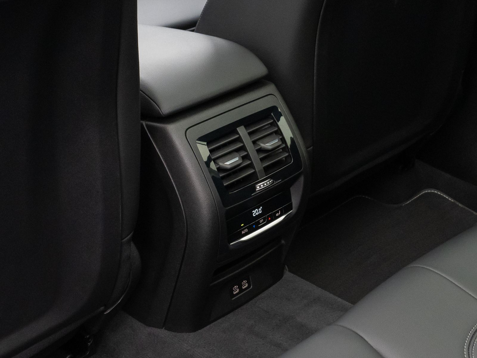 Fahrzeugabbildung BMW X3 xD30i Panorama Kamera DAB HiFi Sport 19Zoll