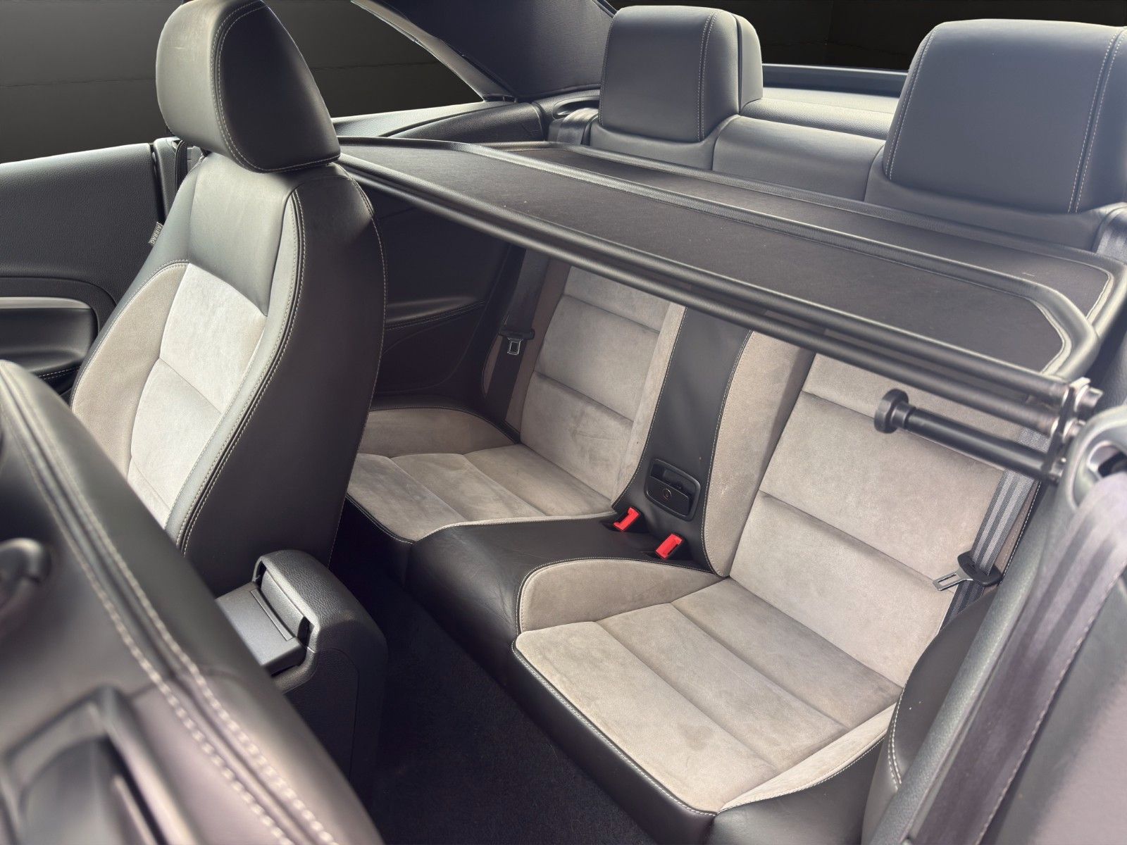 Fahrzeugabbildung Volkswagen Eos Sport&Style *Pano*Kamera*Bi-Xen*Parklenkass*