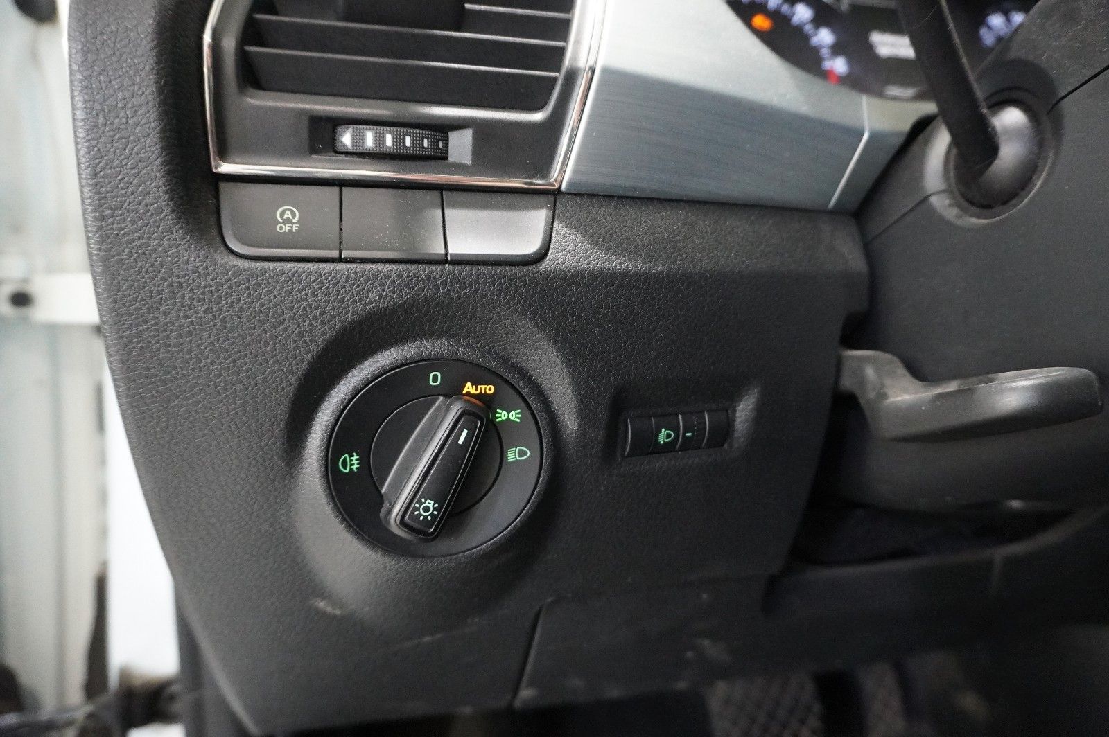 Fahrzeugabbildung SKODA Fabia Combi 1.4 TDI AMBITION DSG NAVI/LED/PDC