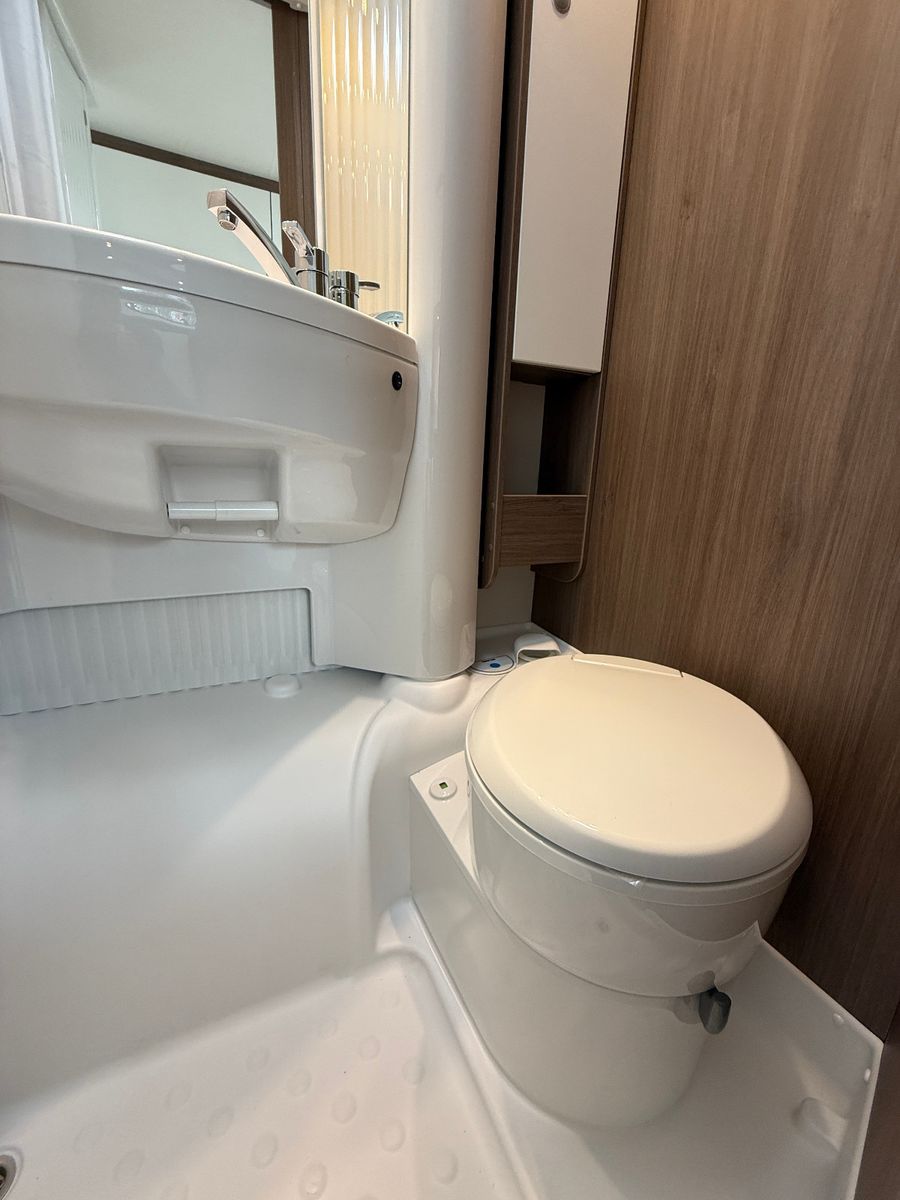 Fahrzeugabbildung Carado V339 pro+ - SUMMER-SALE - 7.822 € SPAREN !