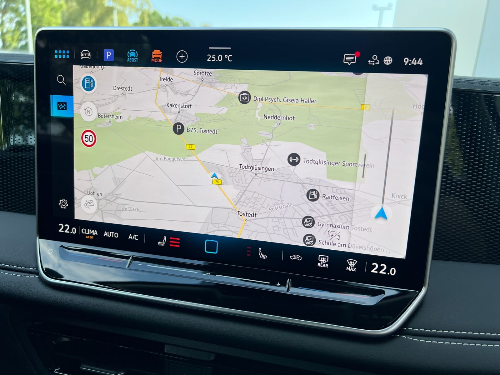 Fahrzeugabbildung Volkswagen Tiguan  ENERGY 2.0 TDI DSG *AHK, Navi, Travel As