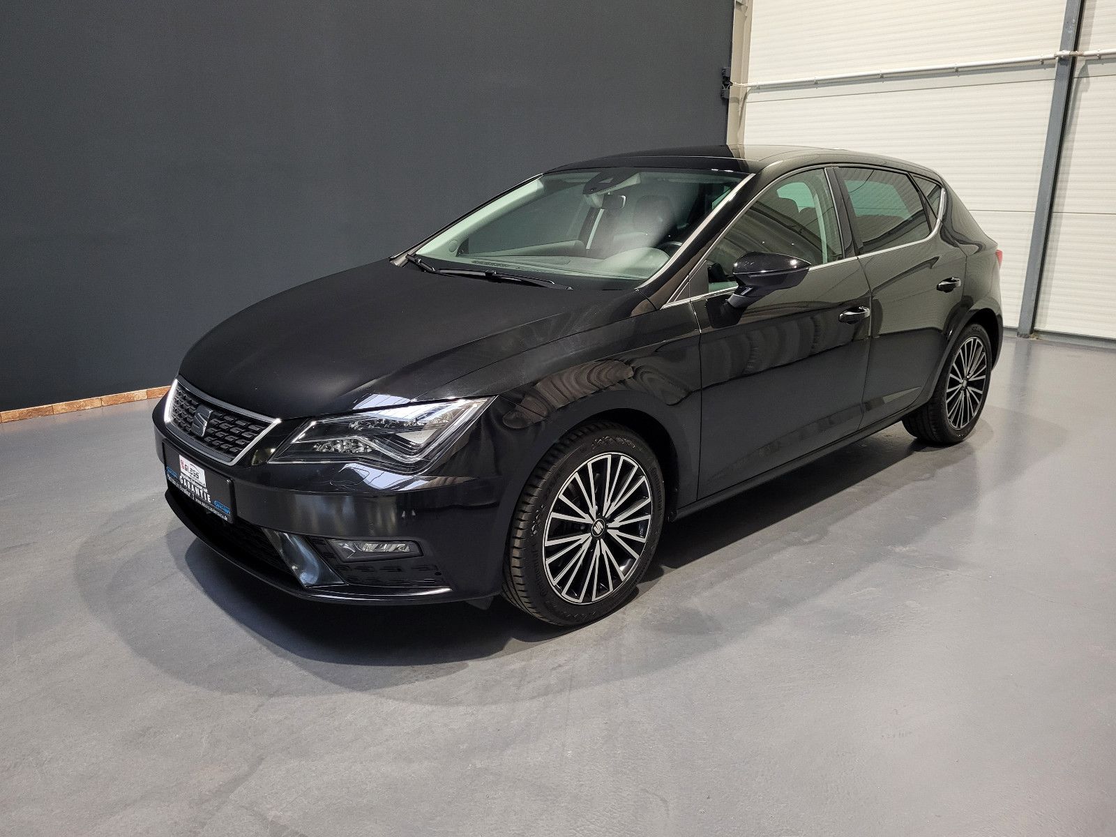 SEAT Leon 1.8TSI Xcellence *Navi|LED|PDC|Pano*