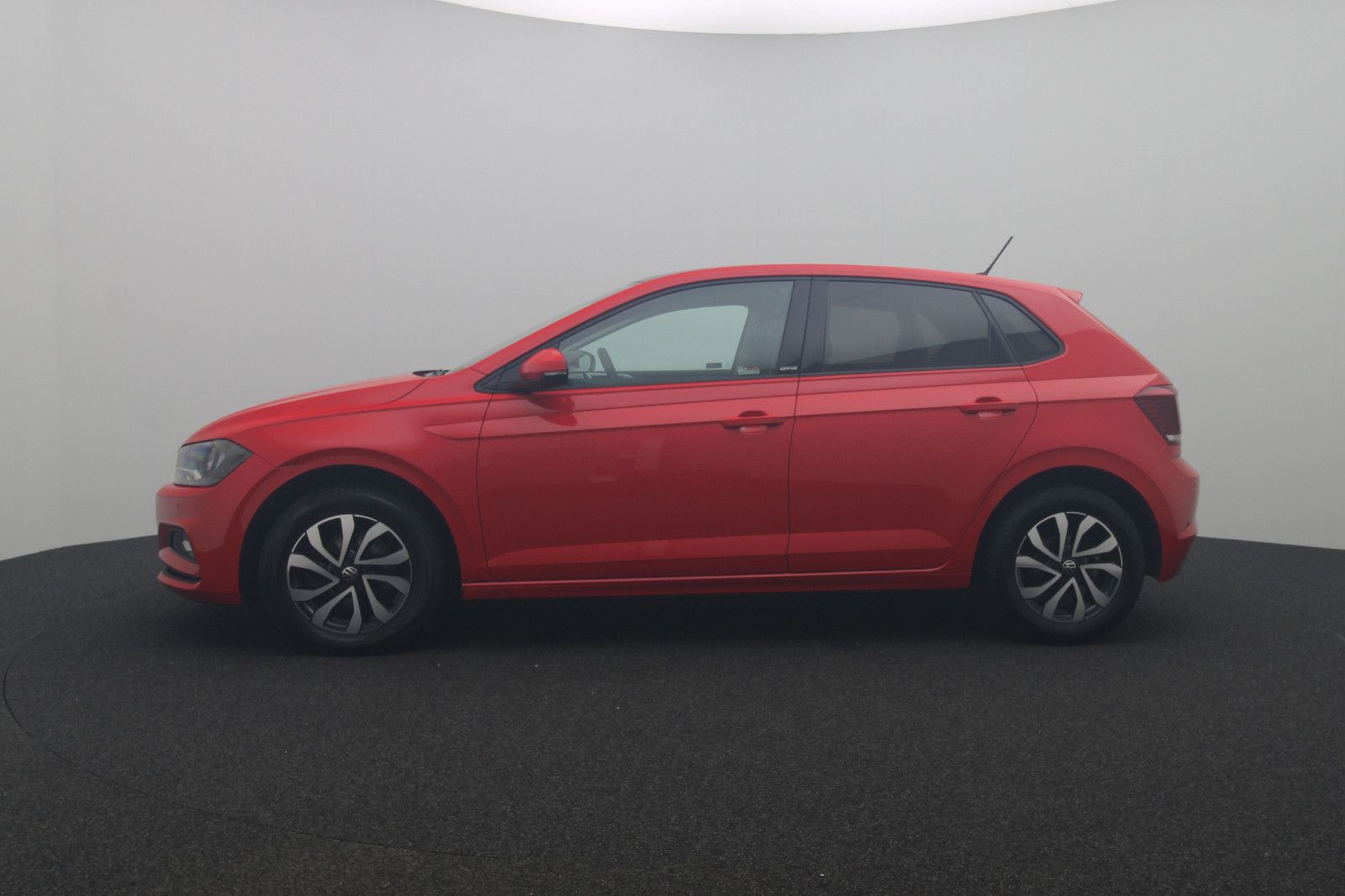 Fahrzeugabbildung Volkswagen Polo VI 1.0 TSI DSG Active