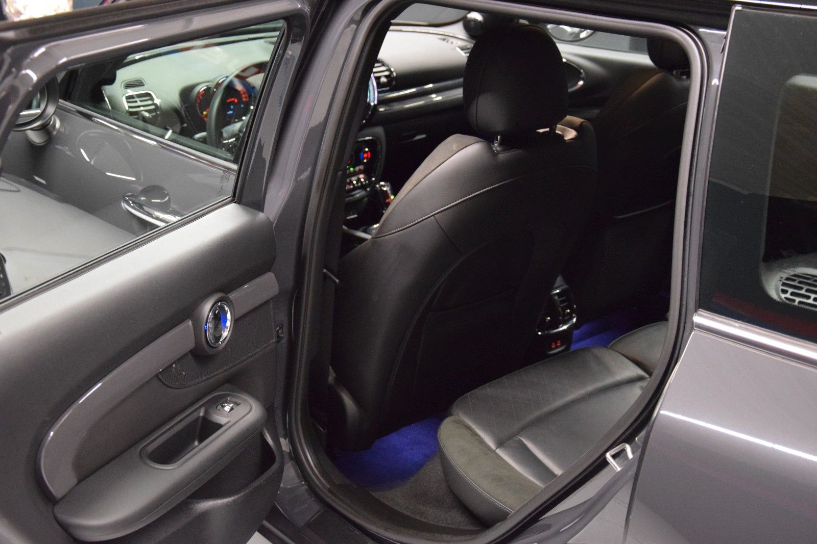 Fahrzeugabbildung MINI Clubman Cooper SD Chili Leder Kamera H&k Navi 18