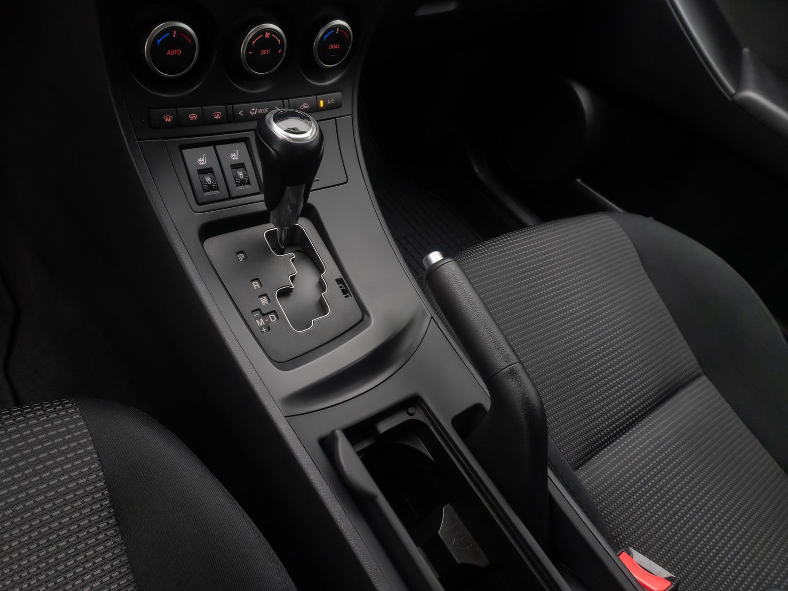Fahrzeugabbildung Mazda 3 2.0 Edition HiFi GeschwindigReg PDC Totwinkel