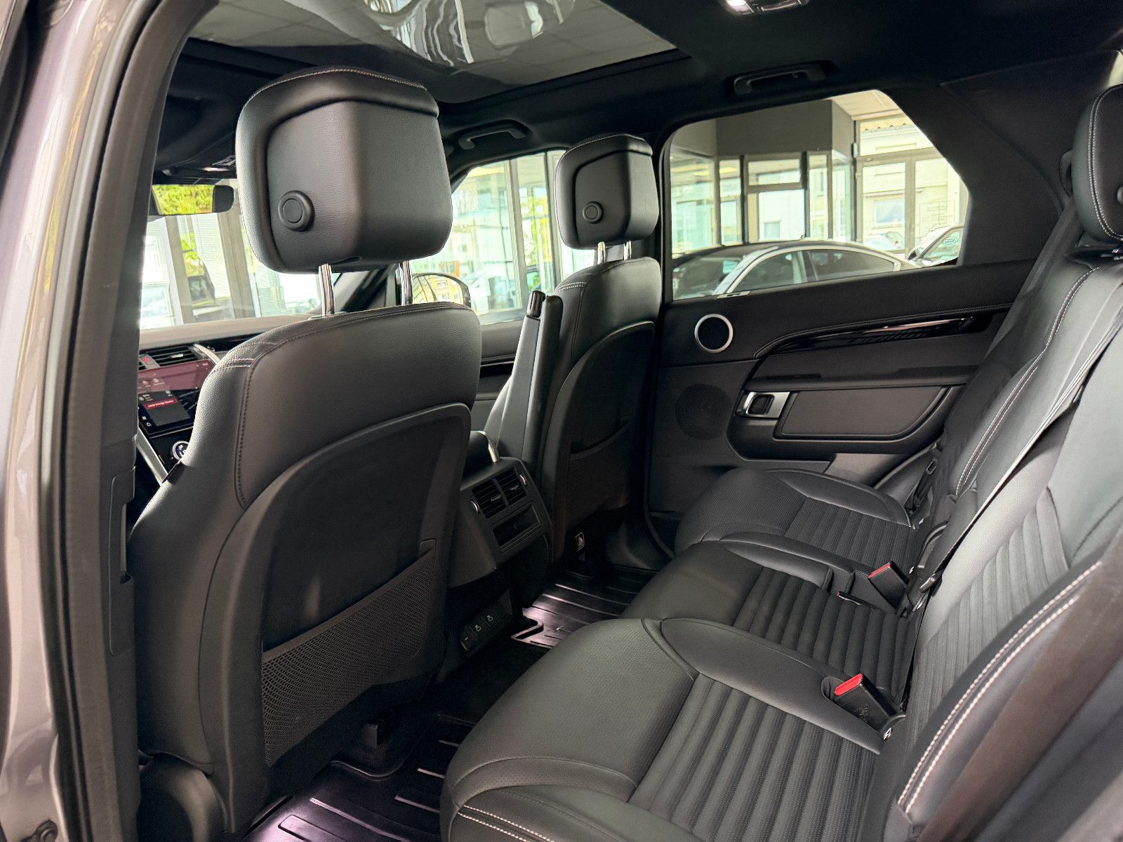 Fahrzeugabbildung Land Rover Discovery 5 R-Dynamic /PANO/MERIDIAN/360°KAM/MEM