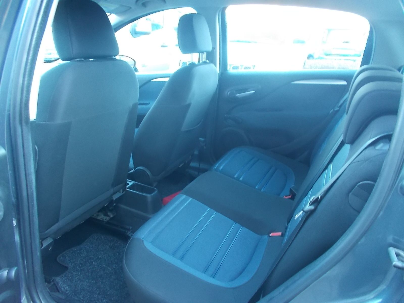 Fahrzeugabbildung Fiat Punto Evo 1.4 8V Dynamic AHK + mit Garantie