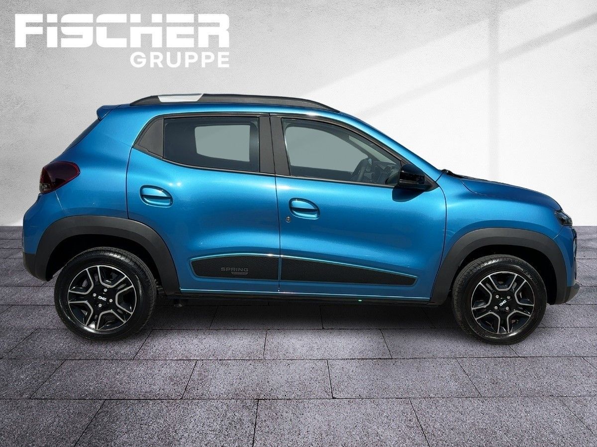 Fahrzeugabbildung Dacia Spring Expression 45 Navi Kamera - mit KI generiert/bearbeitet