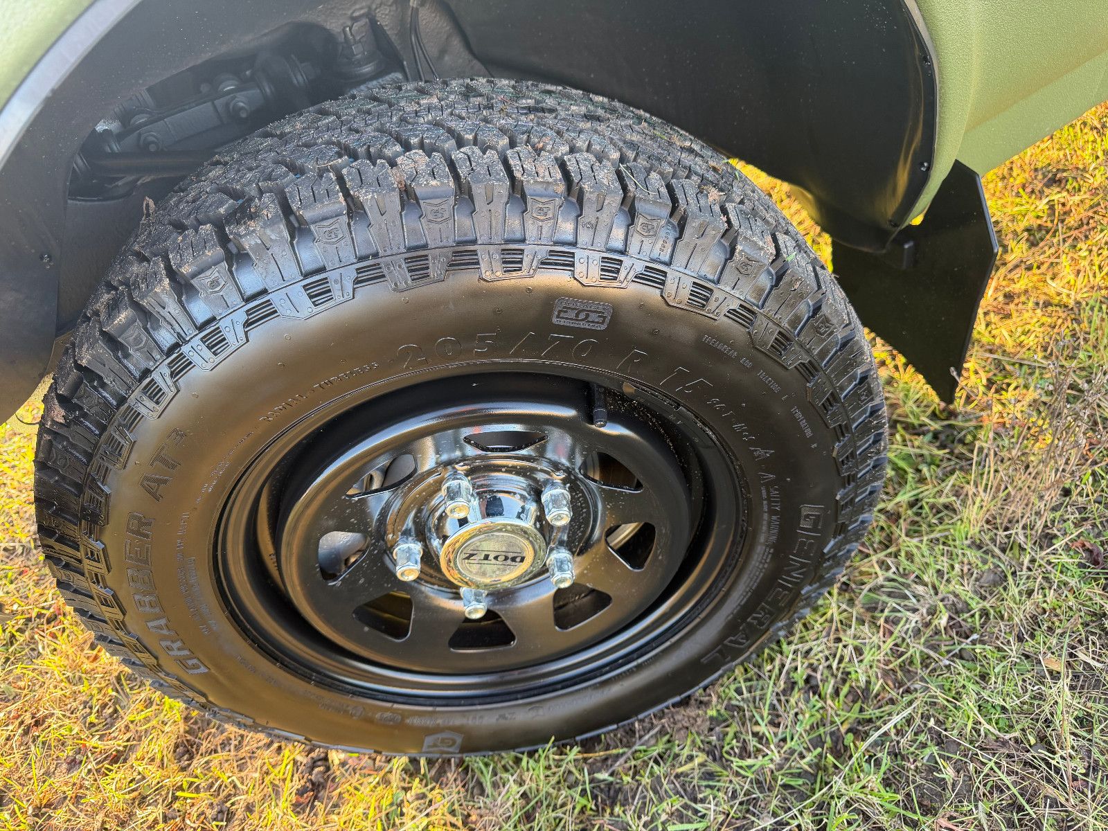 Fahrzeugabbildung Lada RAPTOR OLIVGRÜN! STANDHEIZUNG "NORMA  JAGDW."