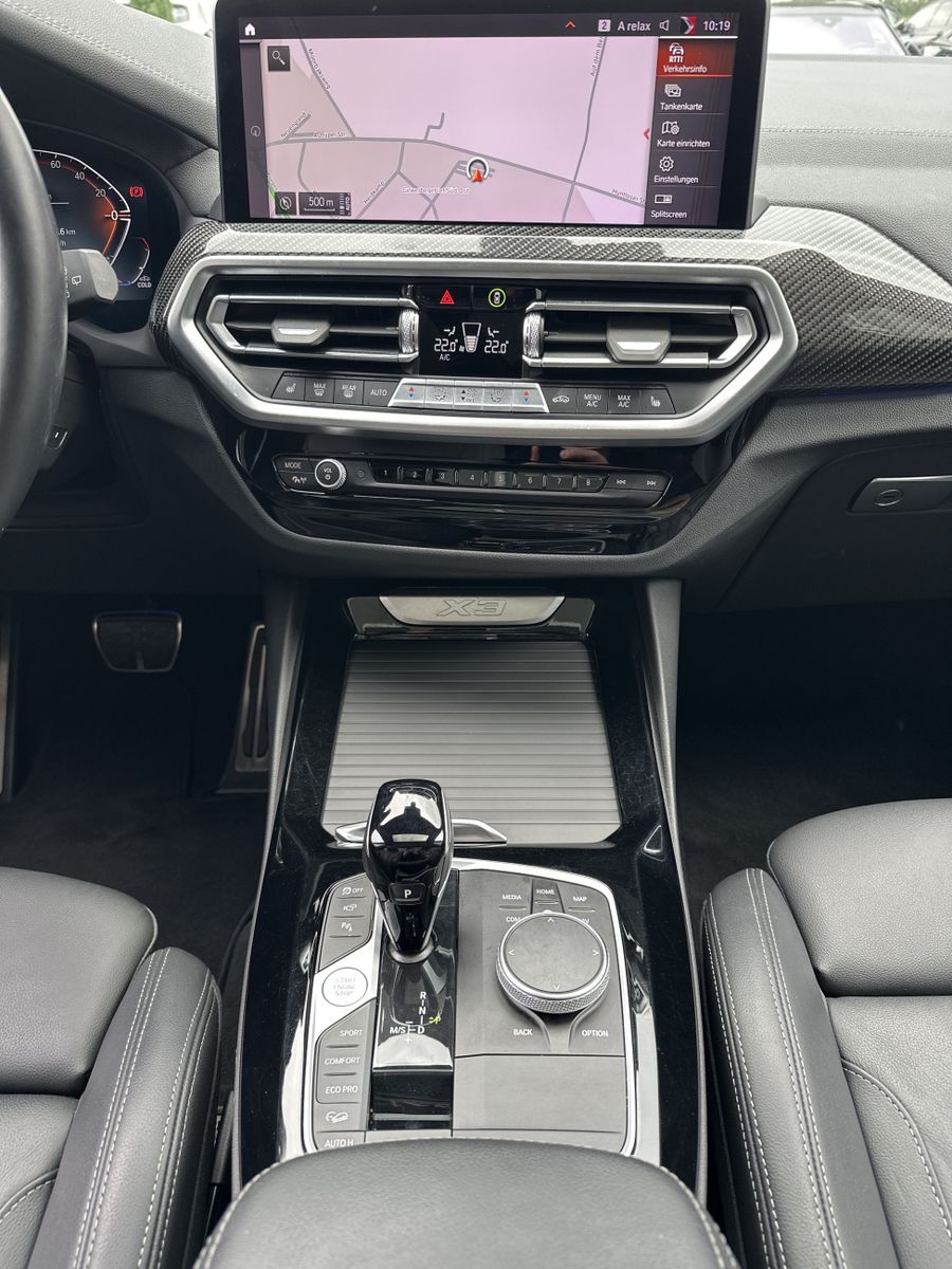 Fahrzeugabbildung BMW X3 xDrive30d M-Sport NAV+LASER+KAM+PANO+HUD+AHK