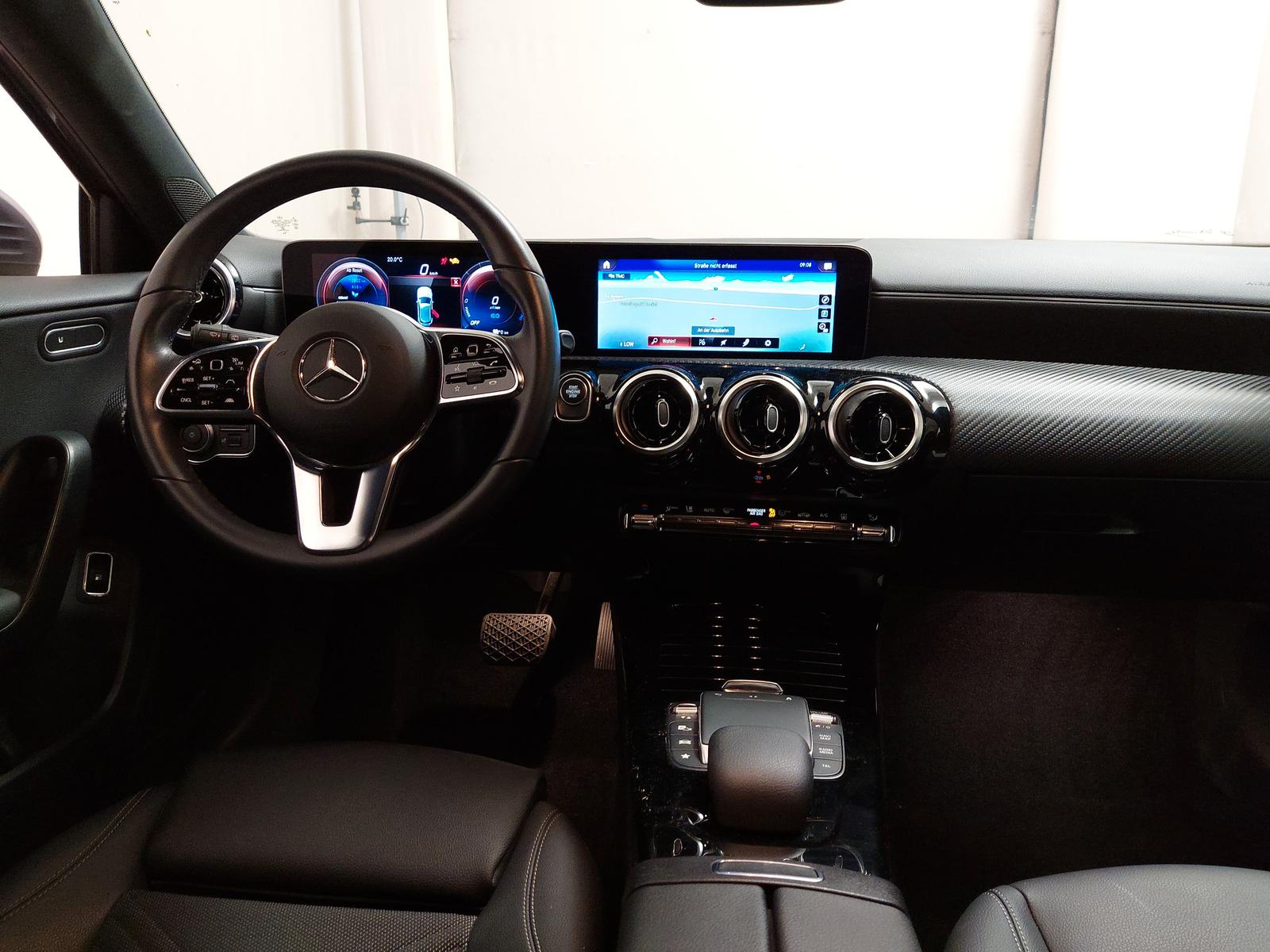 Mercedes-Benz A 250 e Navi LED Rückfahrkamera MBUX+ SHZ
