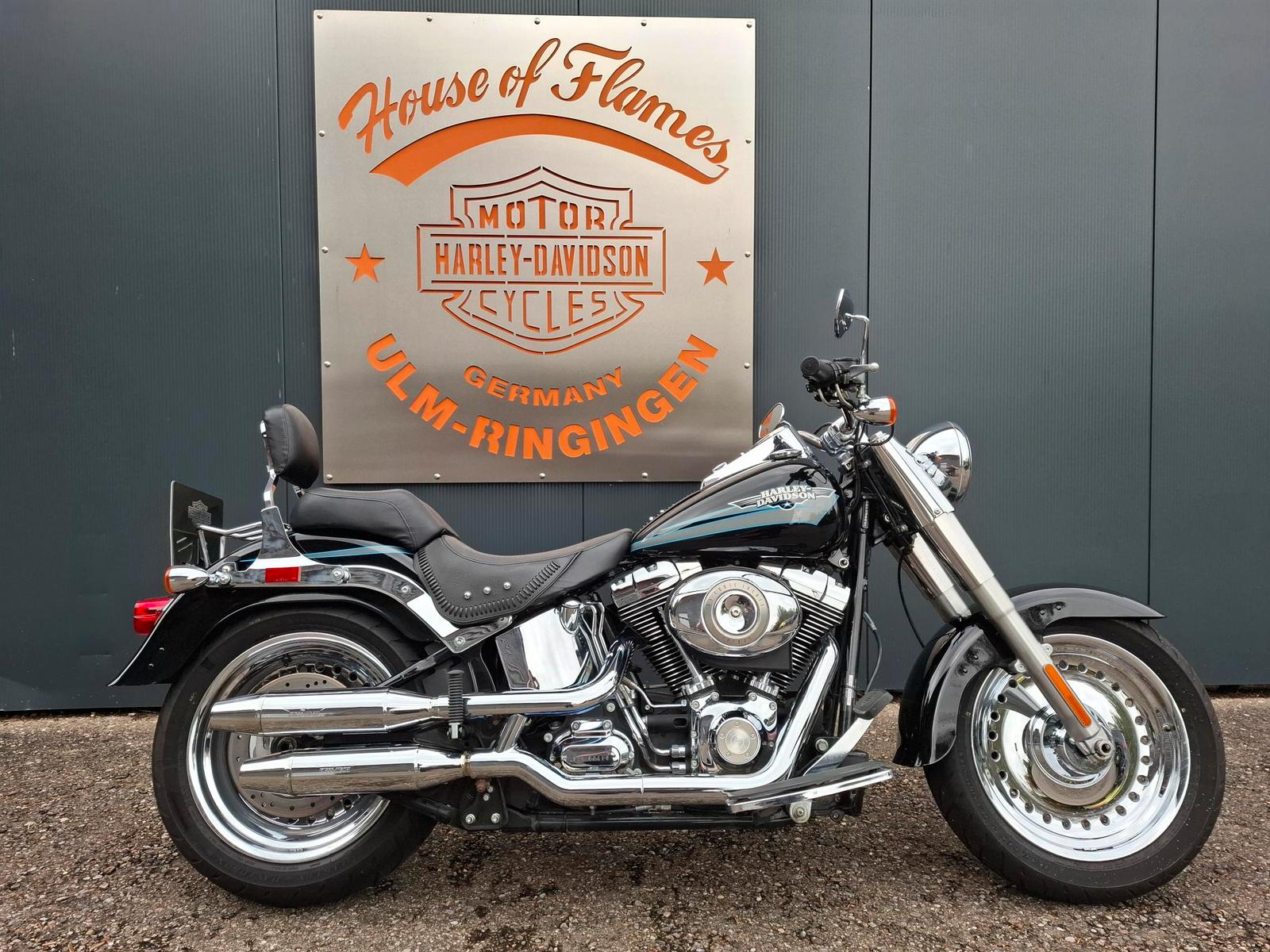 Harley-Davidson FLSTF Fat Boy mit KessTech Auspuff