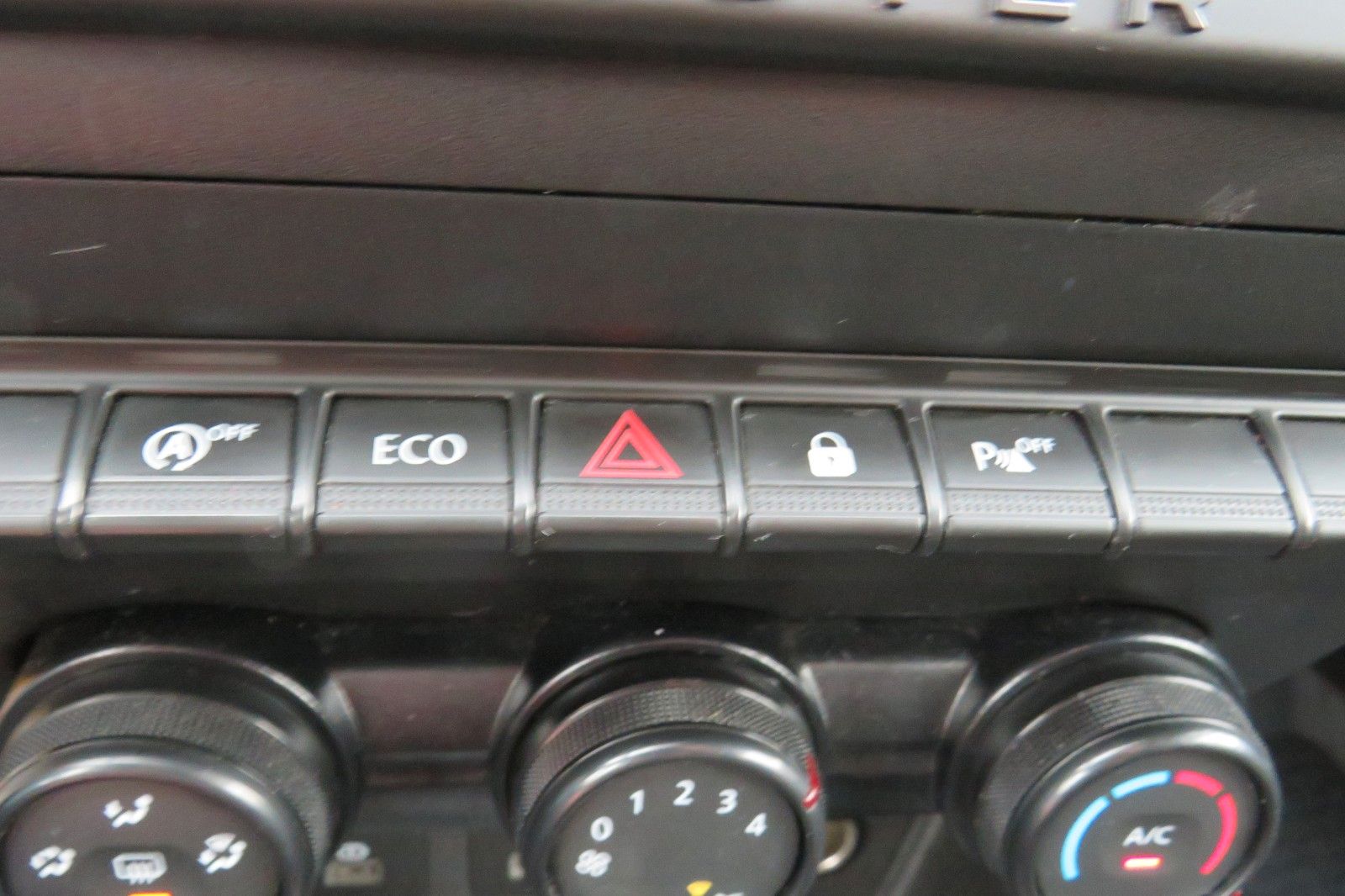 Fahrzeugabbildung Dacia Duster II Expression DIESEL NAVI ALU LED 1.HAND