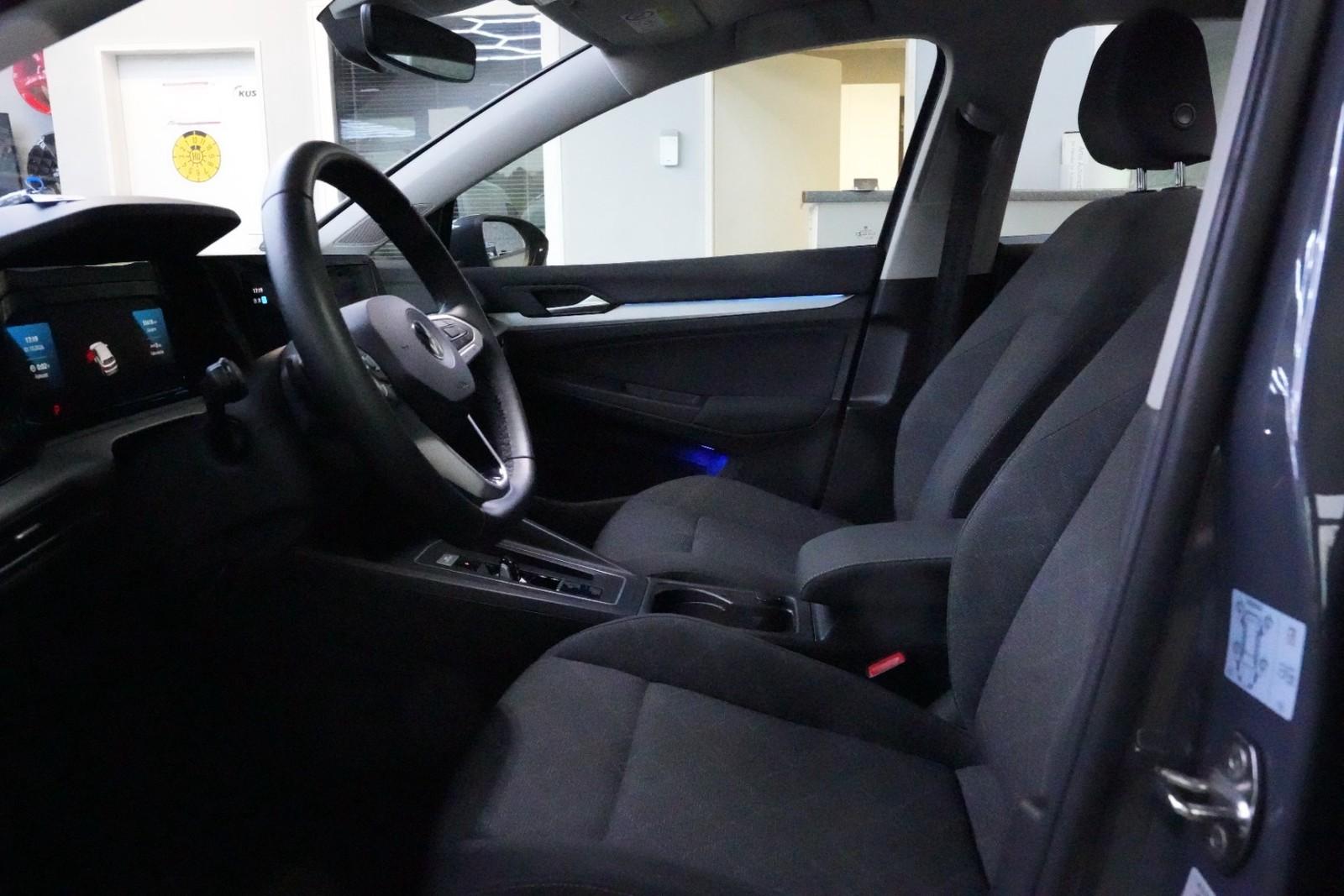 Volkswagen Golf VIII LIFE*ANHÄNGERKUPPLUNG*PDC*ACC*PDC*NAVI