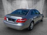 Mercedes-Benz E 220 E 220 CDI BlueEfficiency AHK - Mercedes-Benz E 220: Cdi Blueefficiency