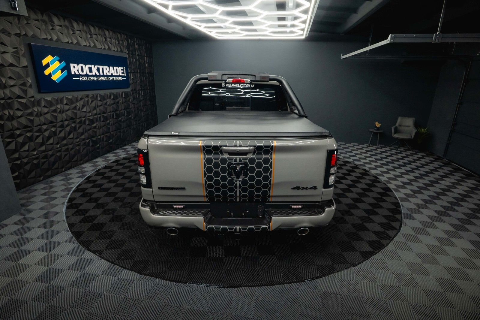 Fahrzeugabbildung Dodge RAM 5.7 V8 HEMI 4x4 OFFROAD Night PUNISHER 19%