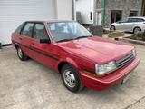 Toyota Carina - Toyota Carina mit Benzin-Antrieb