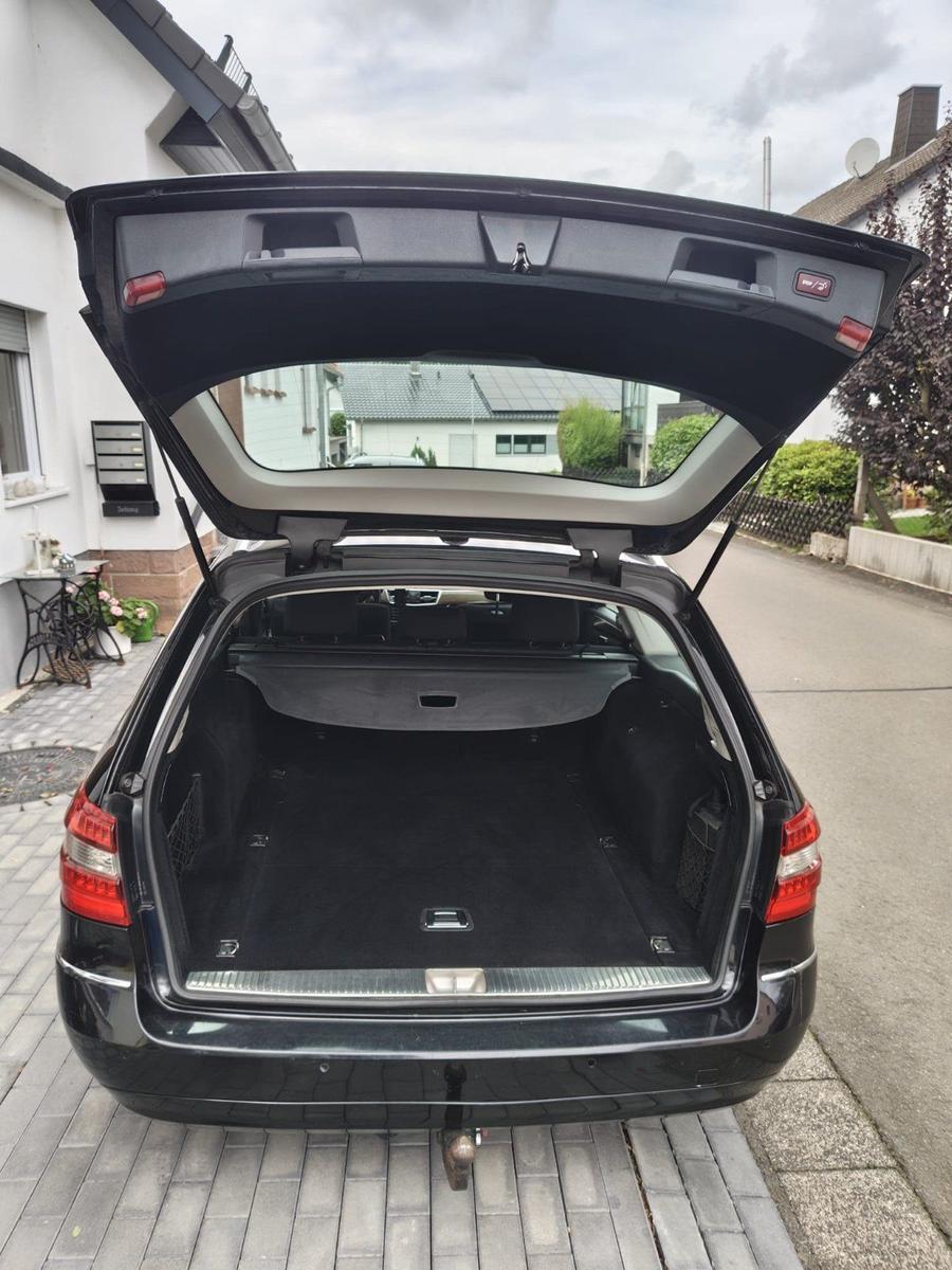 Mercedes-Benz E220 2011 — photo 6