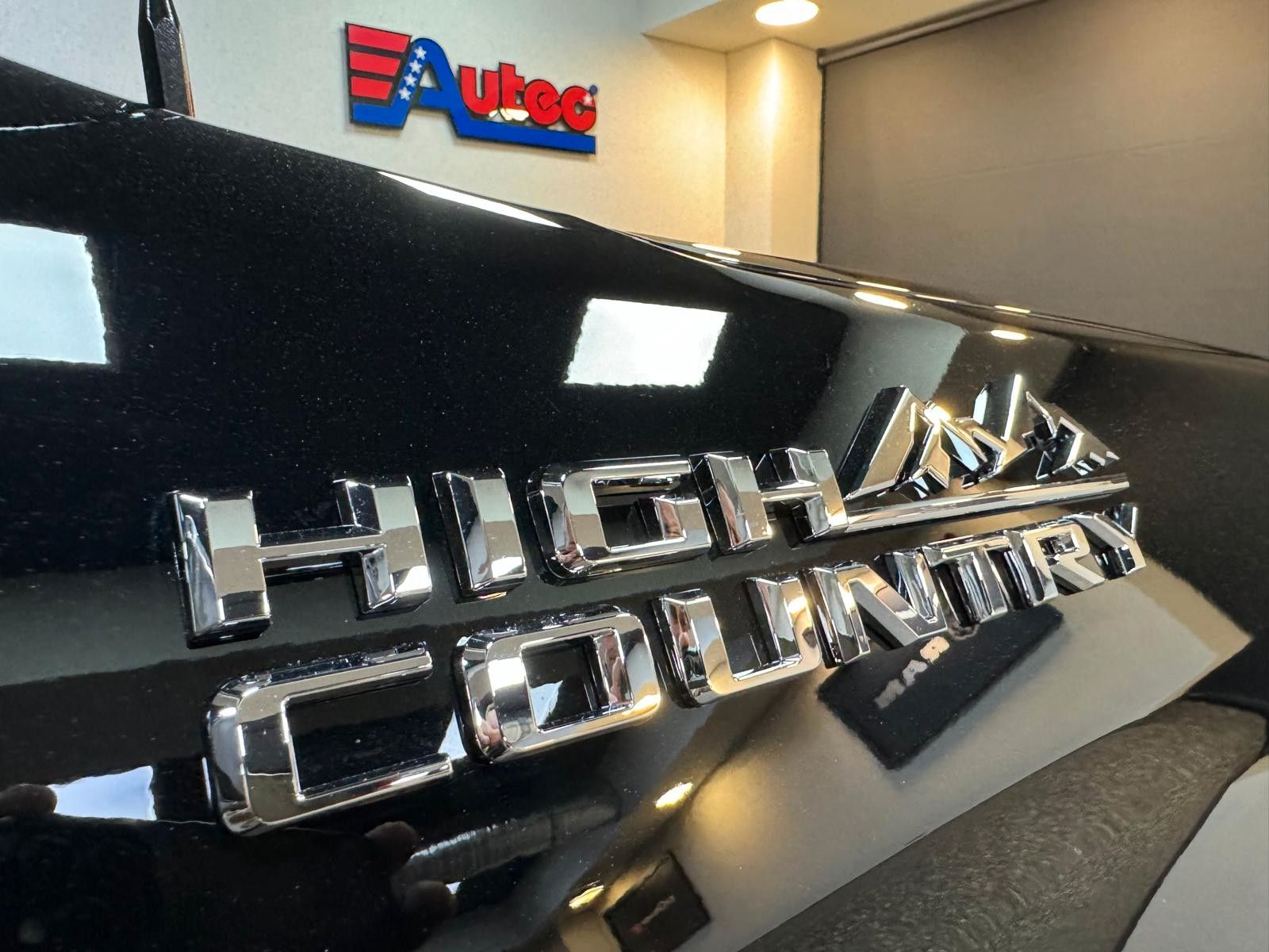 Fahrzeugabbildung Chevrolet 2026 SILVERADO DURAMAX DIESEL 4x4 HIGH COUNTRY