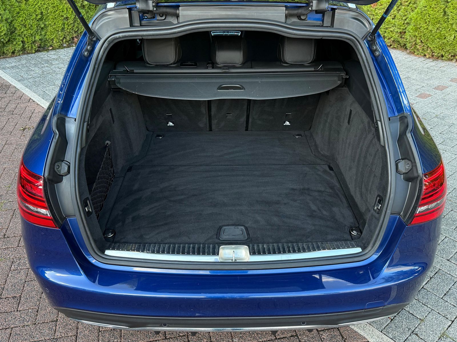 Vehicle illustration Mercedes-Benz C 200 d T 9G AMG Line LED+NAV+SHZ+ALCA+PARK+TEMP