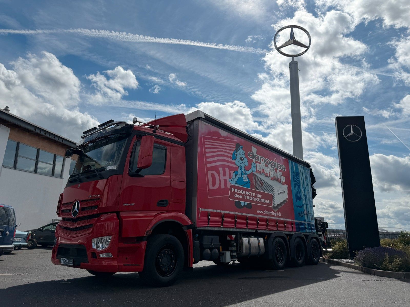 Fahrzeugabbildung Mercedes-Benz Actros 3645 8x2/6 Hiab 358 E-5 Jib 70X-3 Hubdach