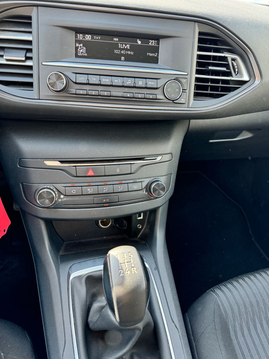 Fahrzeugabbildung Peugeot 308 SW Access