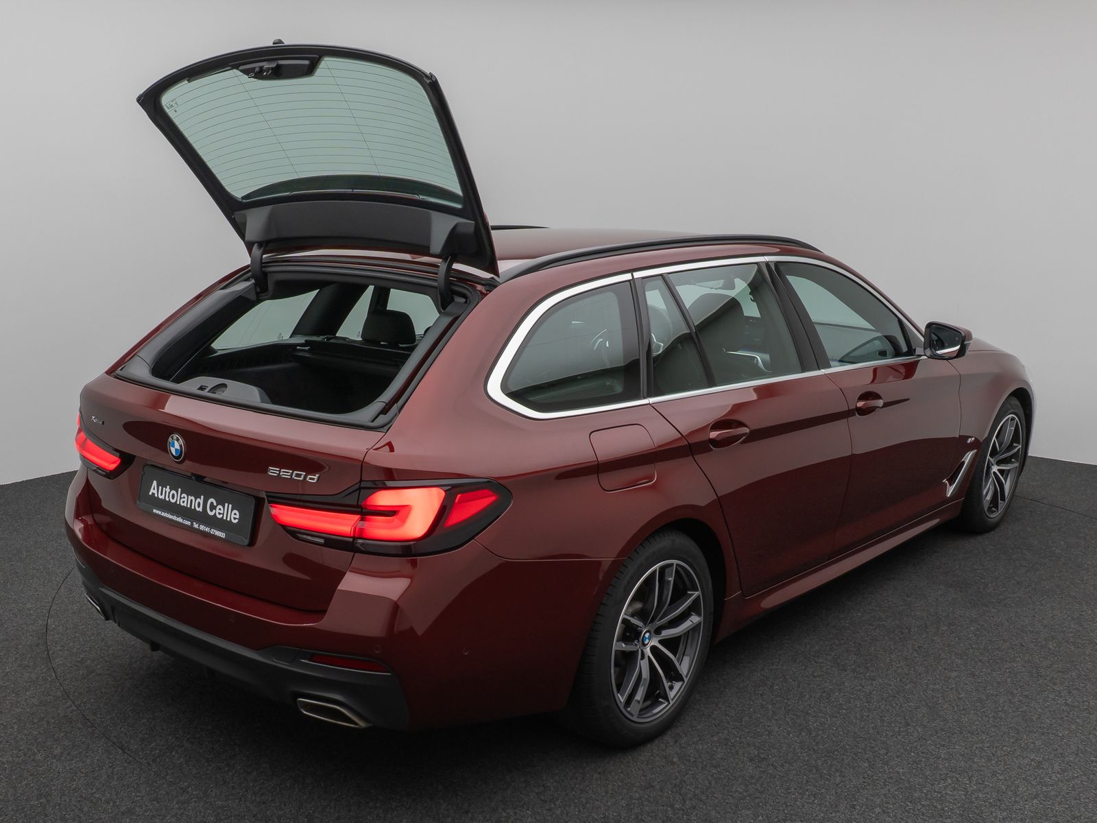 Fahrzeugabbildung BMW 520d xD M Sport Kamera HUD DAB Alarm Individual