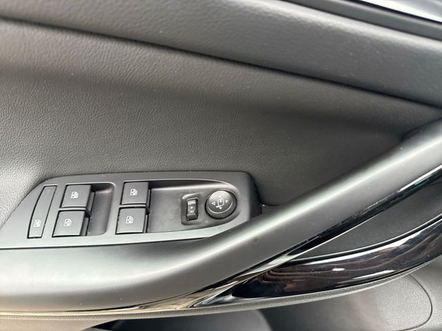 Astra Bus. Elegance 1.2 Turbo NAVI LEDER LED KEY