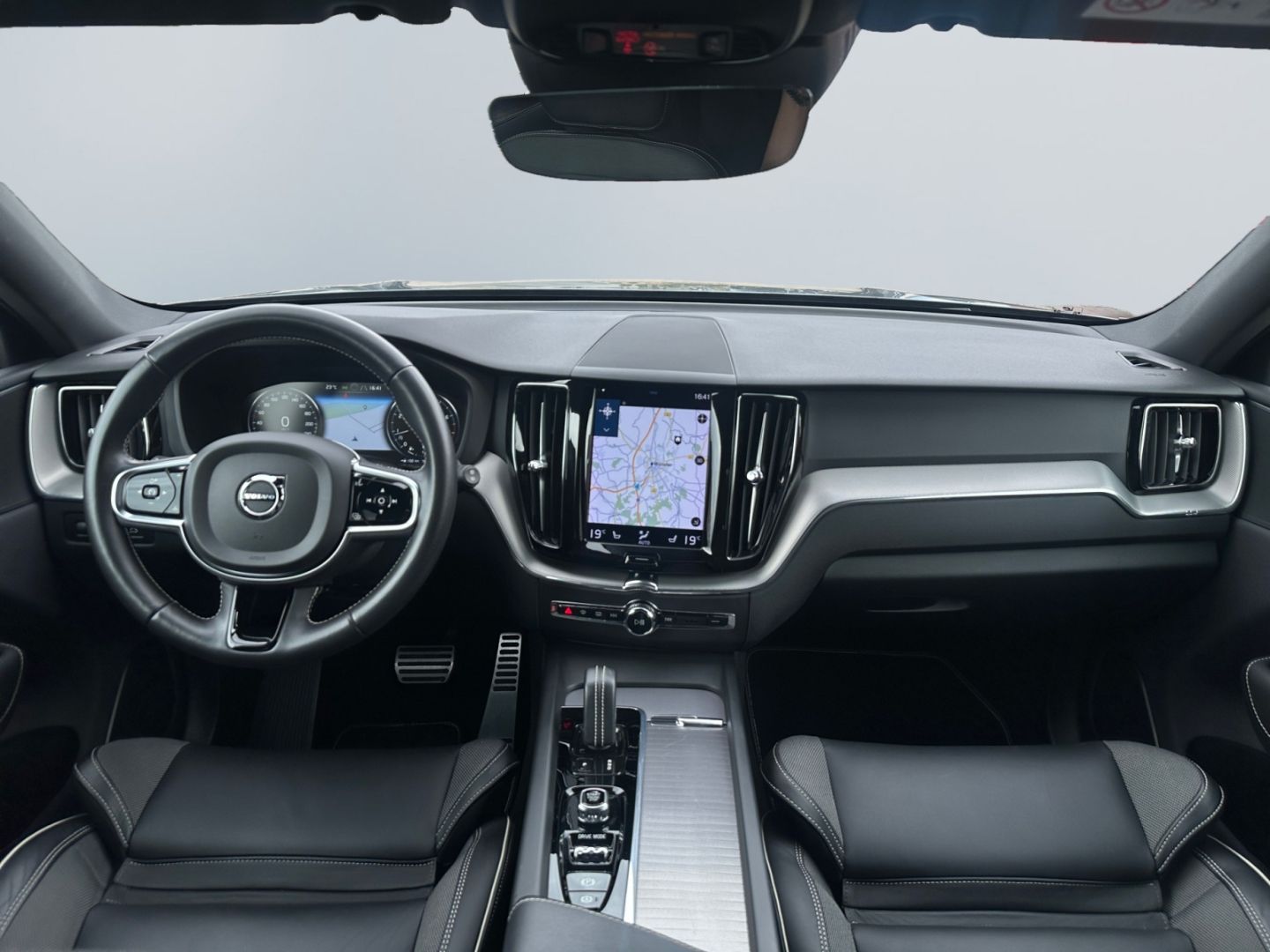 Volvo XC60 B4 2WD R Design LED 21'' Sportfahrw AHK CA foto 11