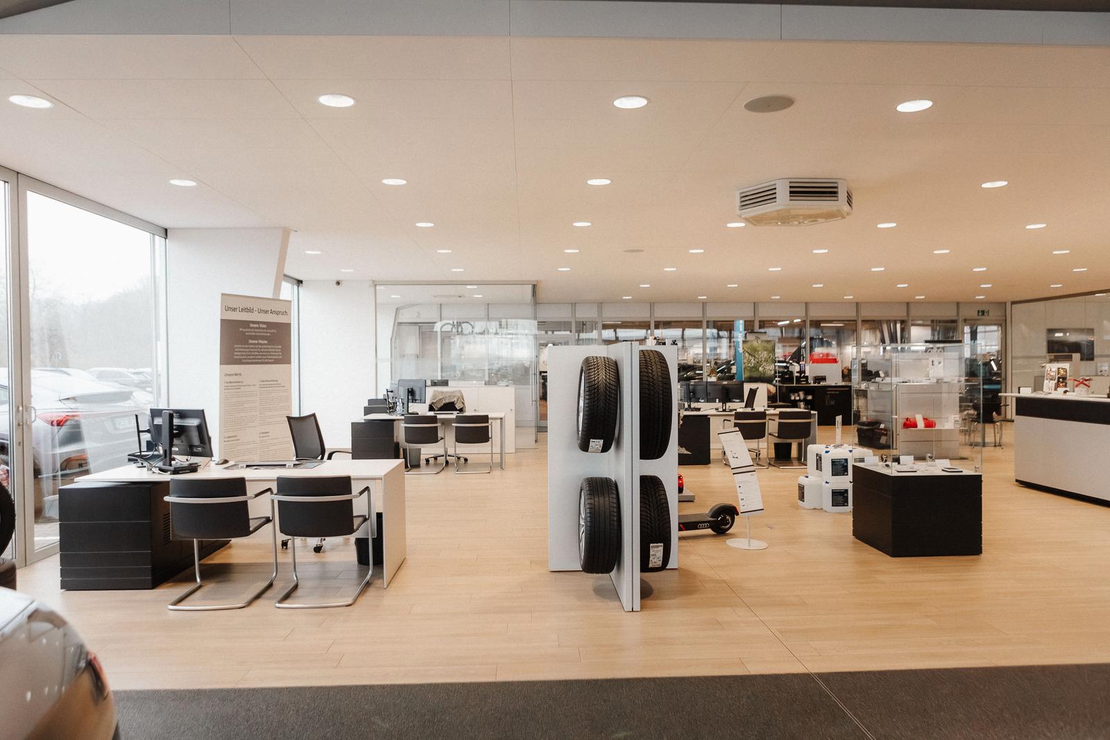 showroom-image-bottom