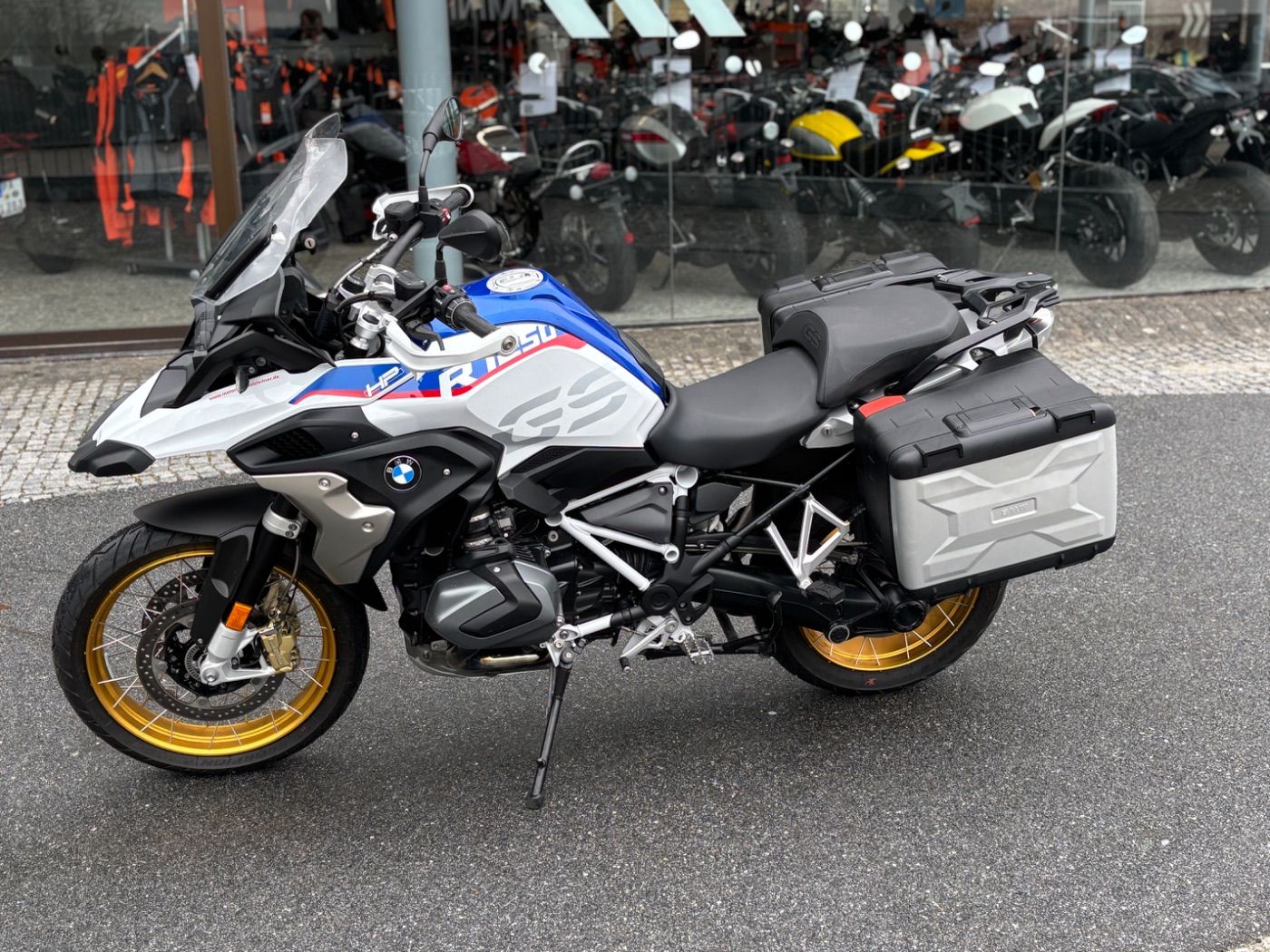 Fahrzeugabbildung BMW R 1250 GS HP, Akrapovic, Seitenkoffer Tieferlegu