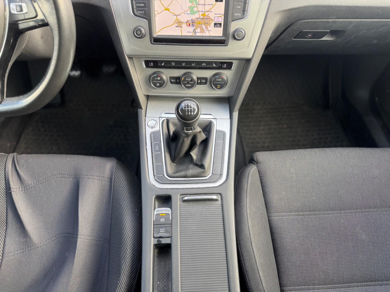 Volkswagen Passat 2015 — photo 26