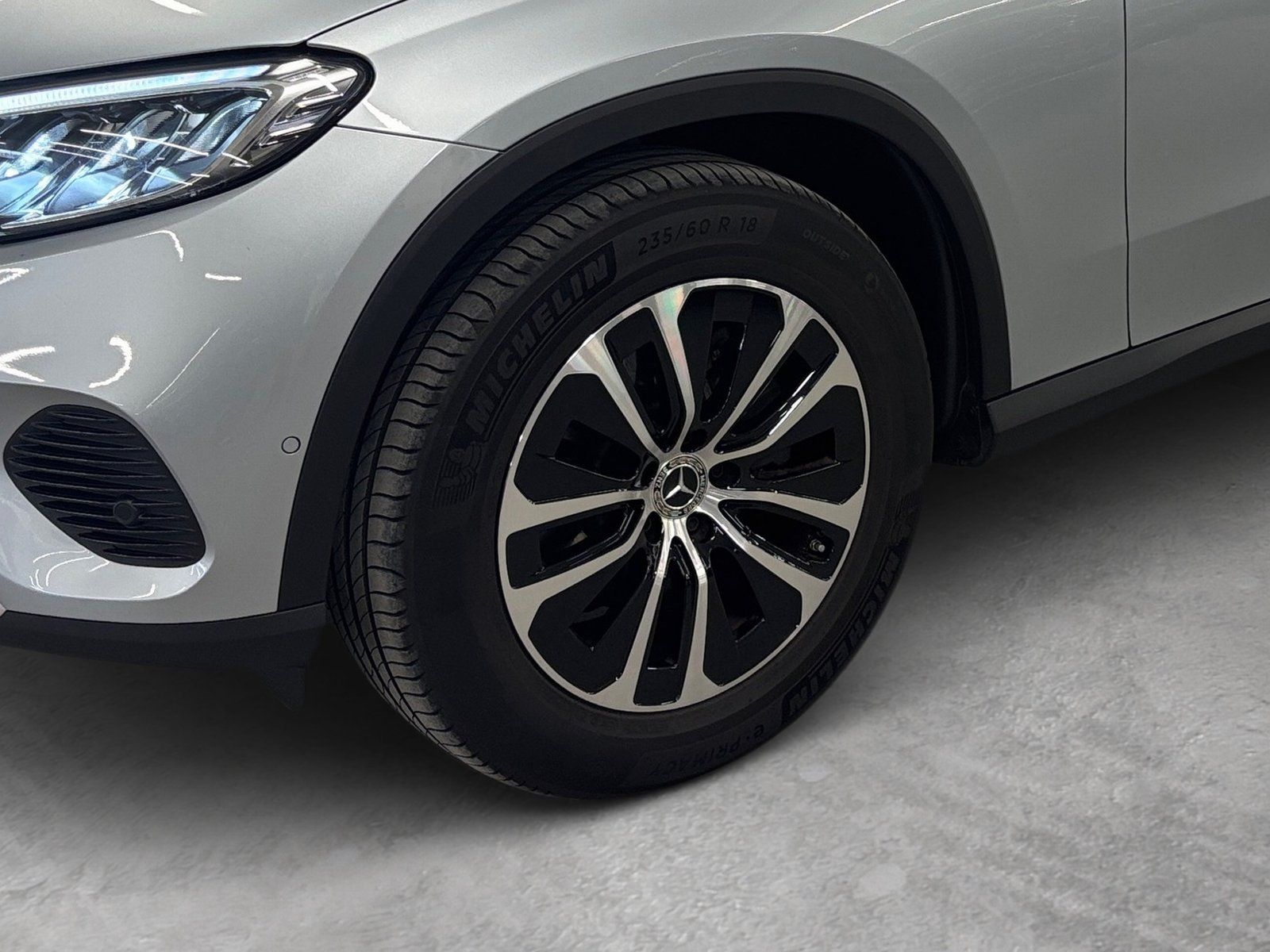 Fahrzeugabbildung Mercedes-Benz GLC 220 d 4M Avantgarde*AHK*Pano*360°*Distr*Totw