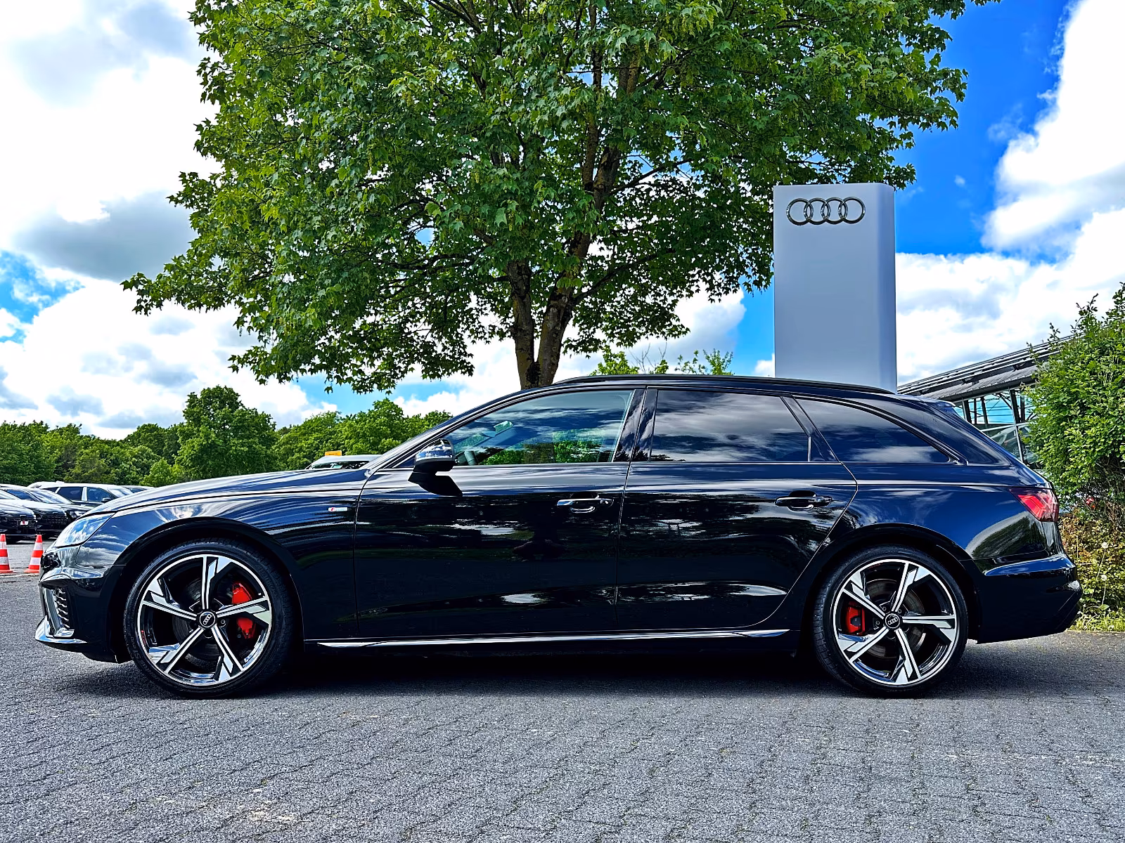 Audi A4 Avant 45TFSI qu S LINE BLACK PANO AHK MATRIX, миниатюра 4