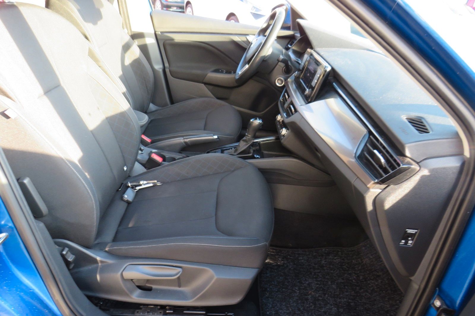 Fahrzeugabbildung SKODA Kamiq Ambition DSG LED AHK GRA PDC SITZH.