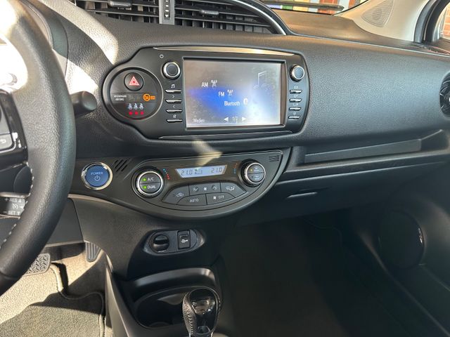 Toyota Yaris Hybrid Team D