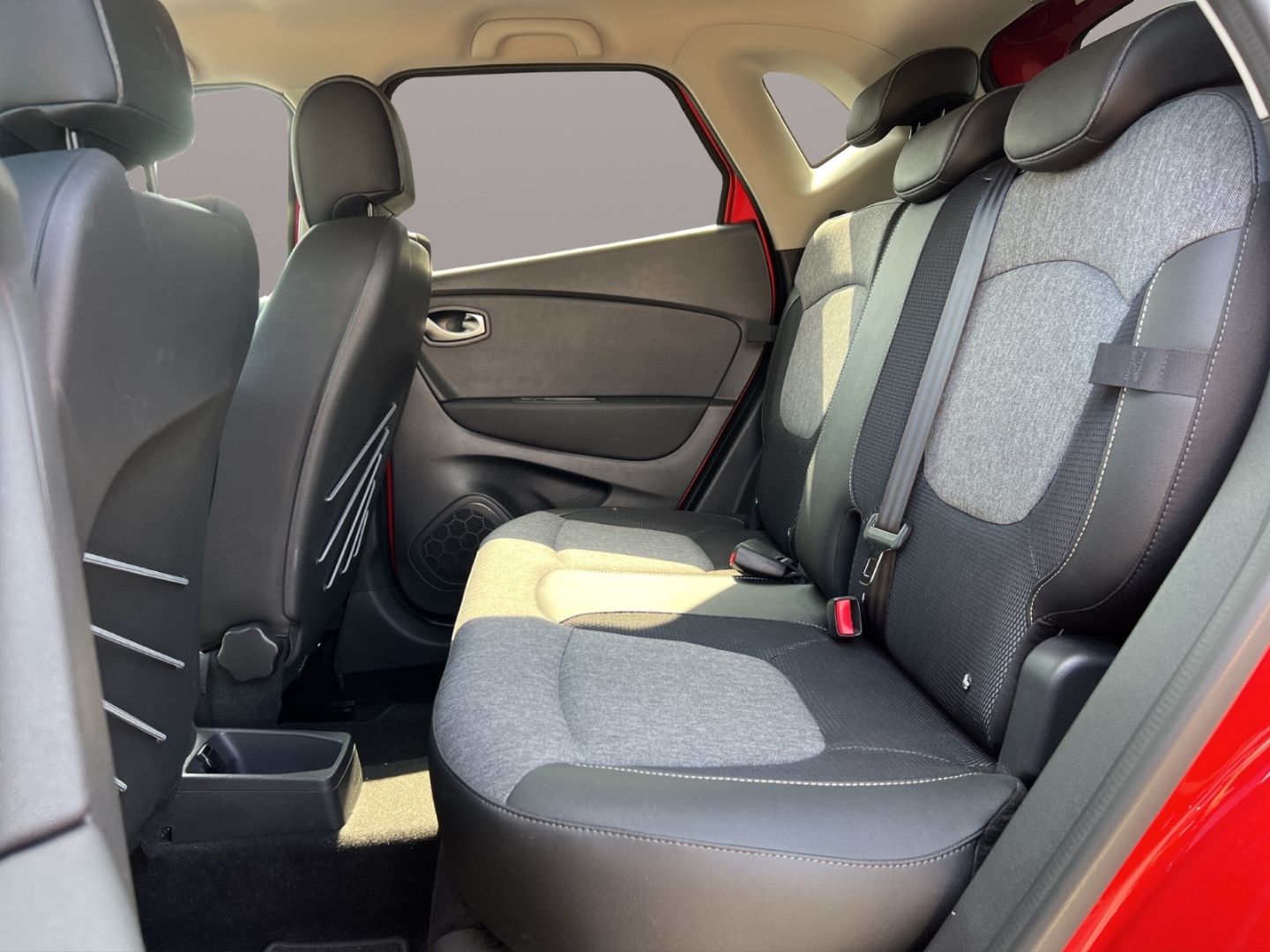 Fahrzeugabbildung Renault Captur Collection 1.3 TCe 150 EU6d-T Navi LED Kl